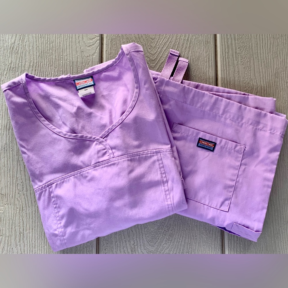 Women’s scrub set